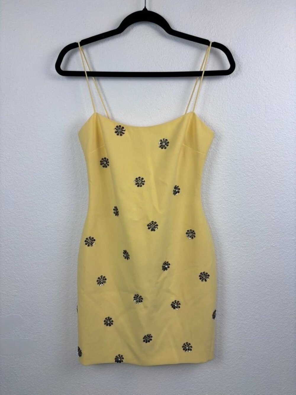 Likely womens 2 butter yellow fitted sequin mini dress sleeveless cocktail party